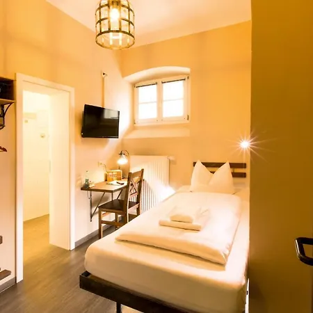 Knast-hotel Fronfeste 2*