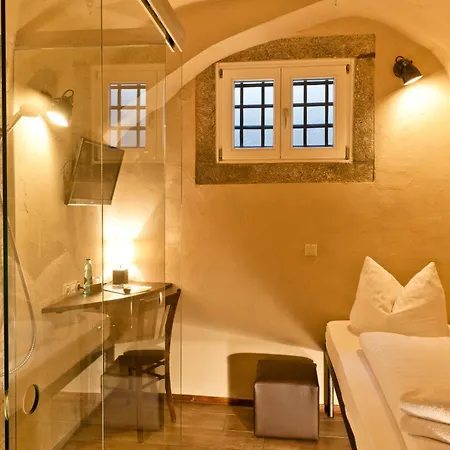 Knast-hotel Fronfeste 2*