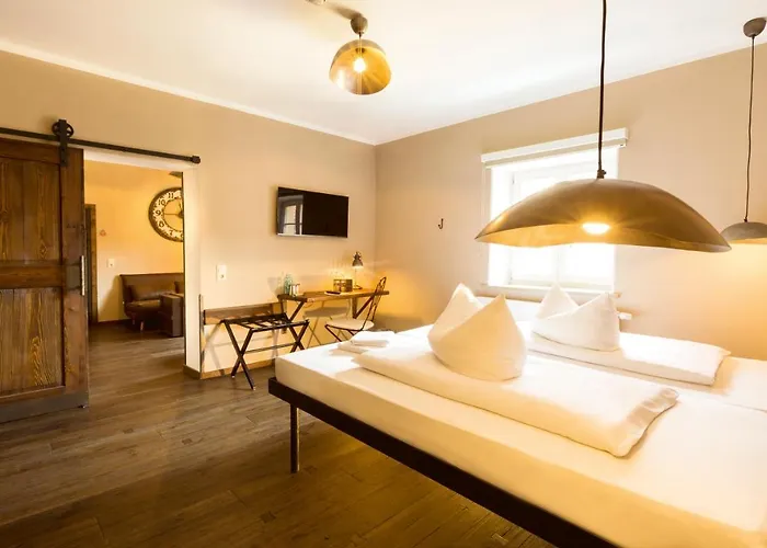 Knast-hotel Fronfeste Szálloda 2*