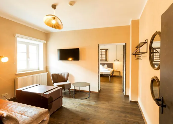 Knast-hotel Fronfeste Szálloda 2*