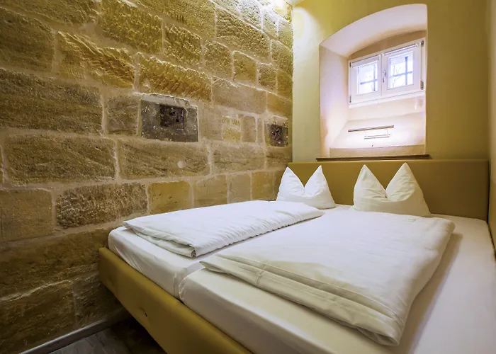 Knast-hotel Fronfeste Szálloda 2*