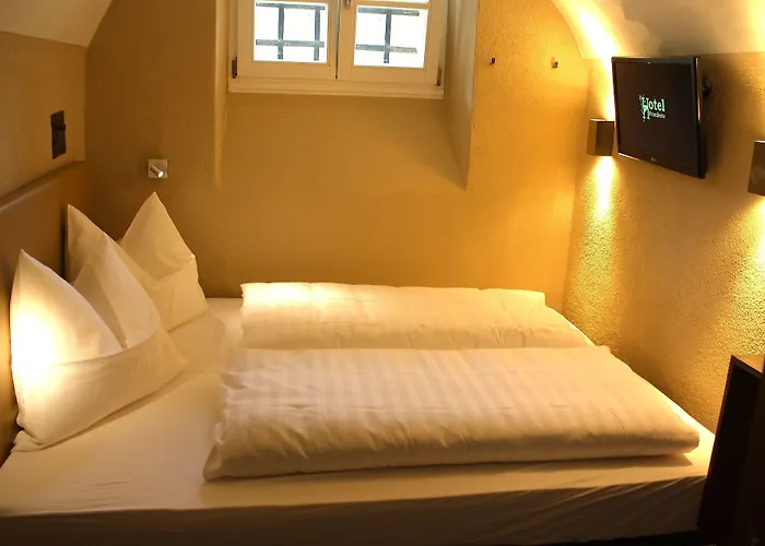 Knast-hotel Fronfeste Szálloda 2*