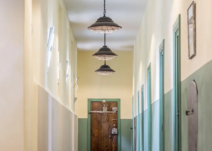 Knast-hotel Fronfeste Szálloda 2*