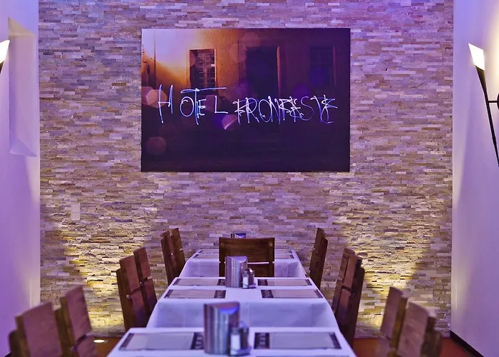 Szálloda Knast-hotel Fronfeste 2*