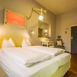 Knast-hotel Fronfeste