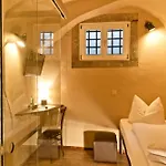 Knast-hotel Fronfeste 2*