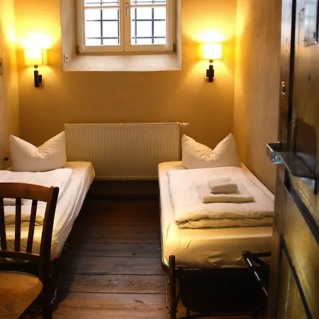 Knast-hotel Fronfeste 2*