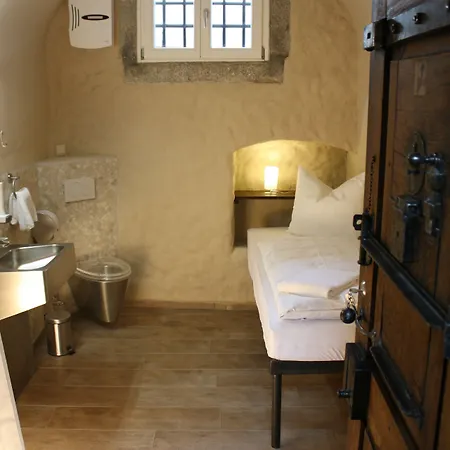 Knast-hotel Fronfeste 2*