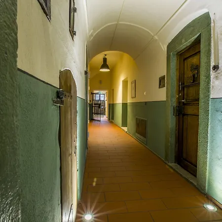 Knast-hotel Fronfeste 2*