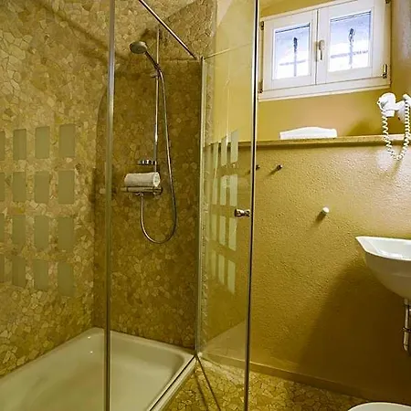 Knast-hotel Fronfeste 2*