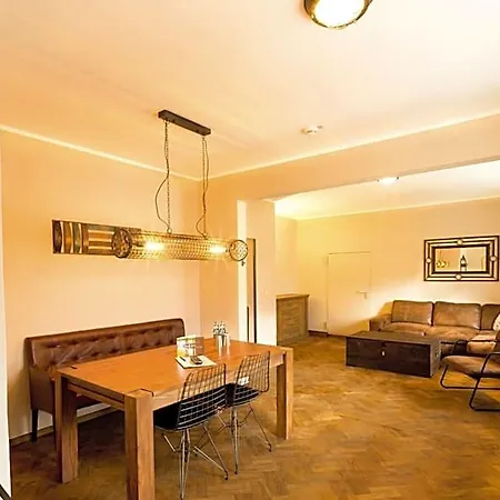 Knast-hotel Fronfeste فندق آمبرغ