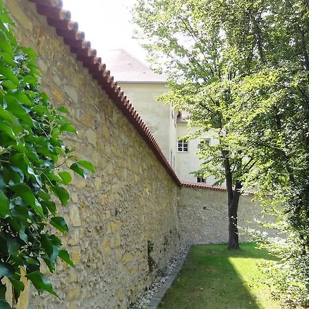Szálloda Knast-hotel Fronfeste 2*
