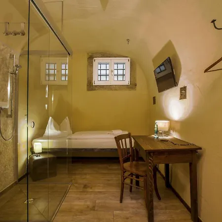 Knast-hotel Fronfeste