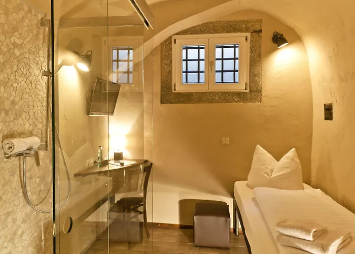 فندق Knast-hotel Fronfeste